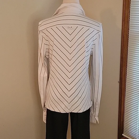 Express Stretch Slenderizing Button Down Blouse Size 12 - Picture 5 of 8